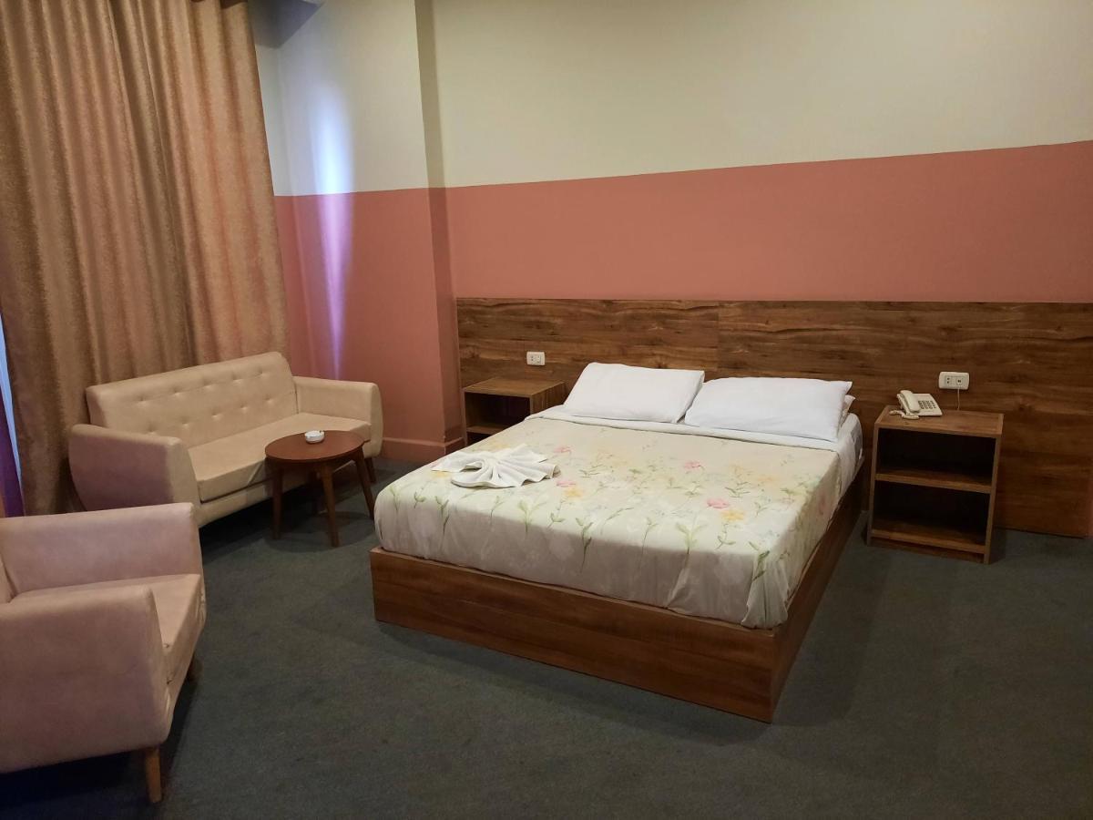 Nitocrisse Hotel *