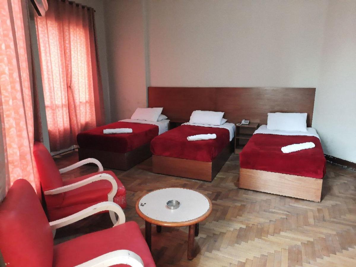 Nitocrisse Hotel *