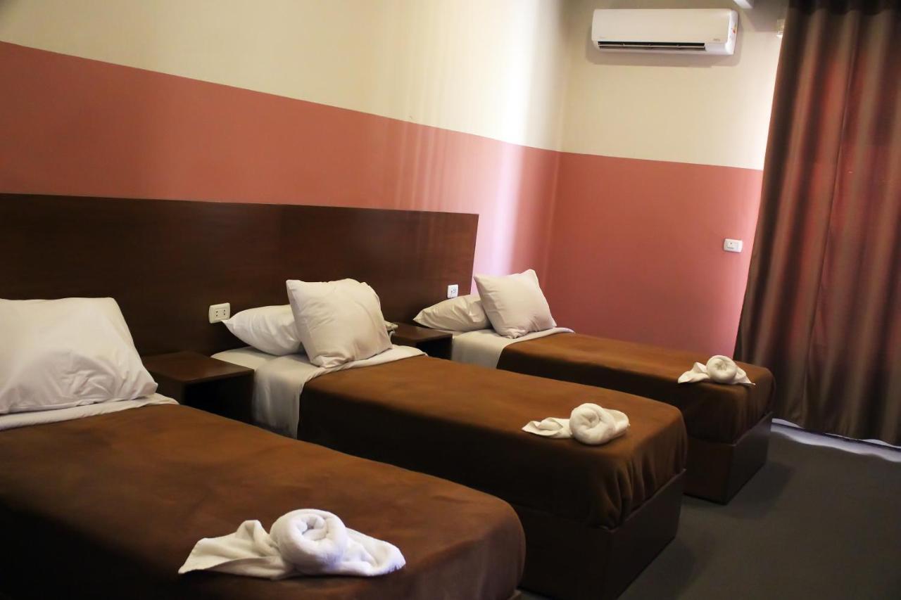 Nitocrisse Hotel *