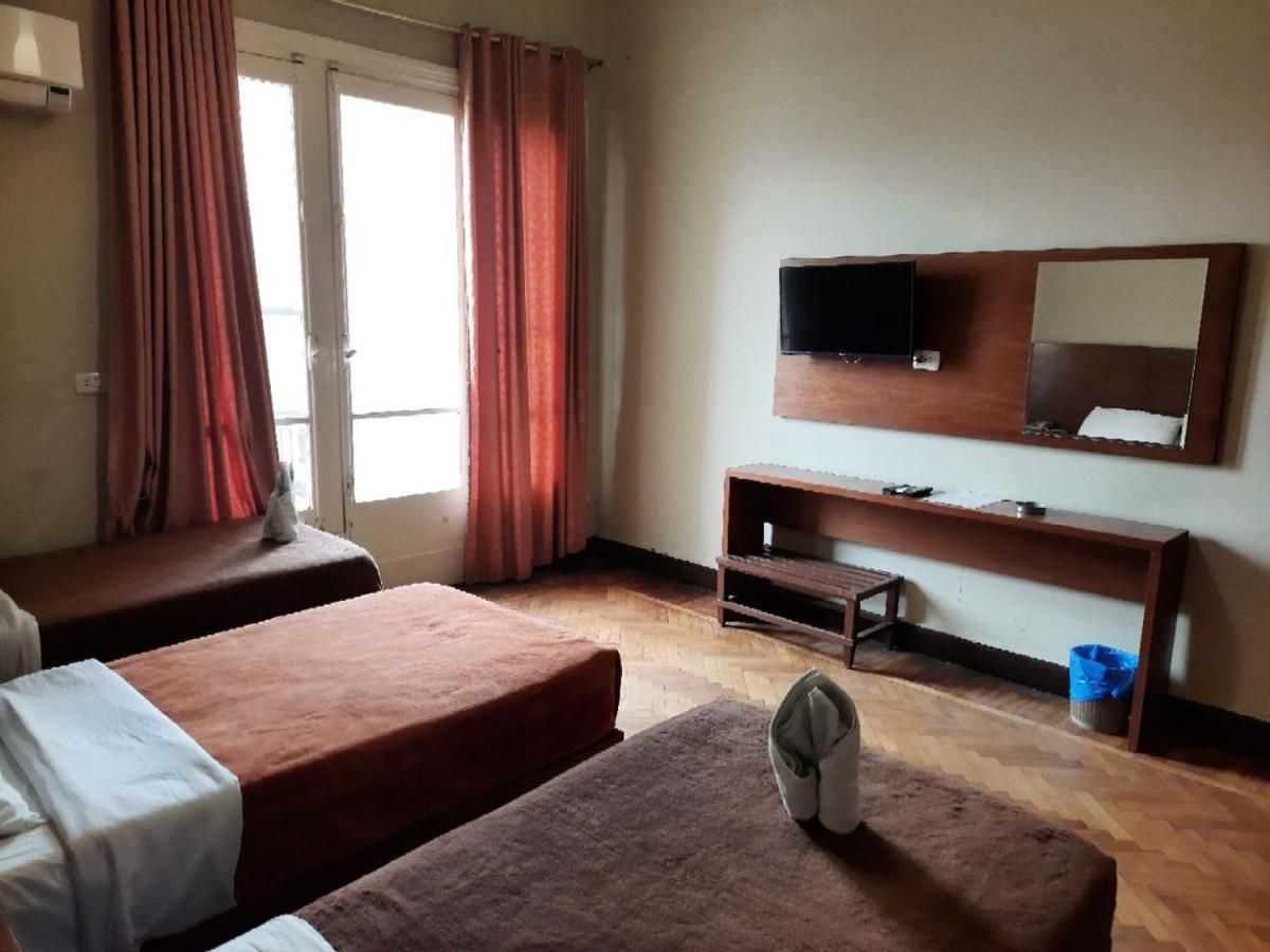 Nitocrisse Hotel *