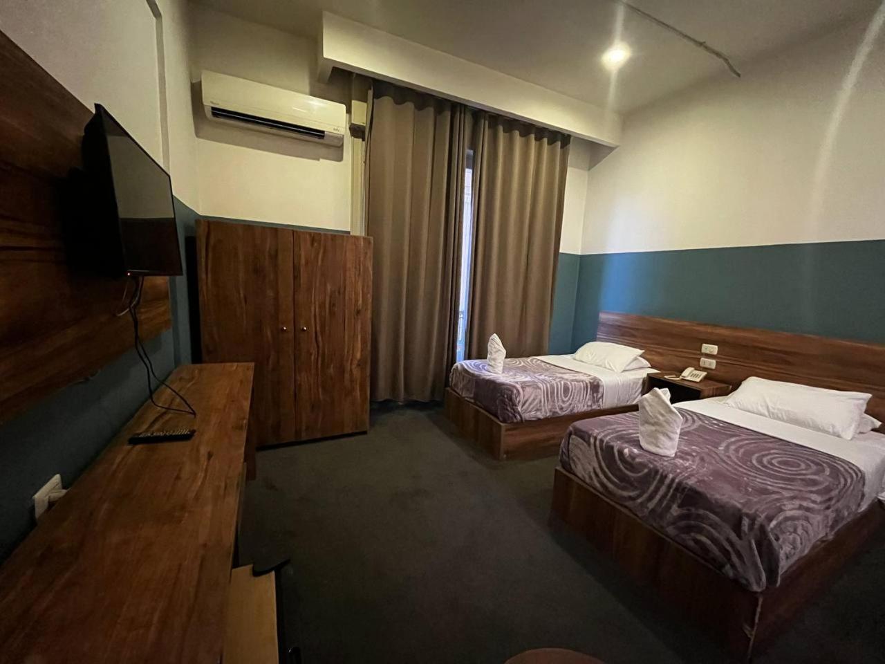 Nitocrisse Hotel *
