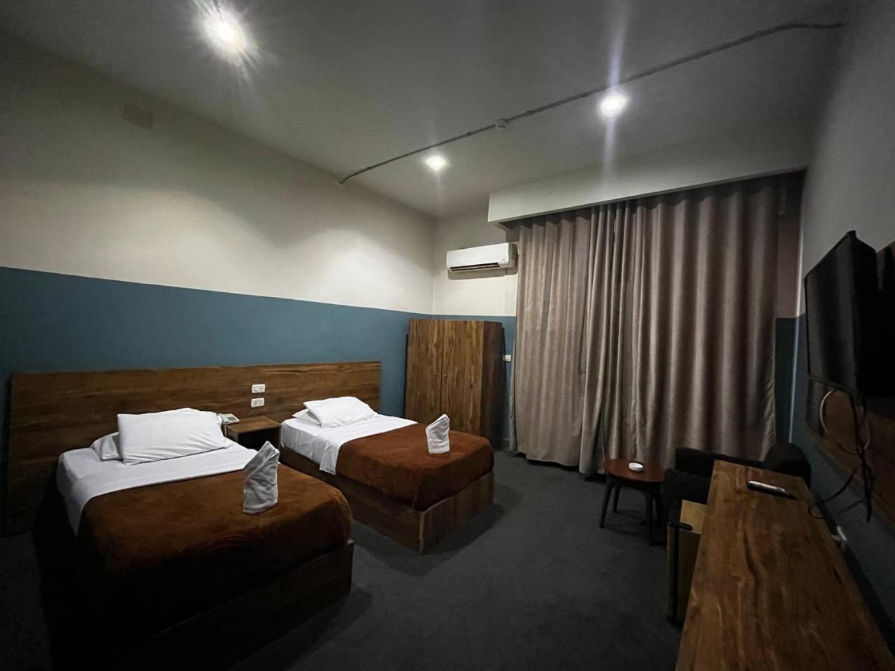 Hotel Nitocrisse *